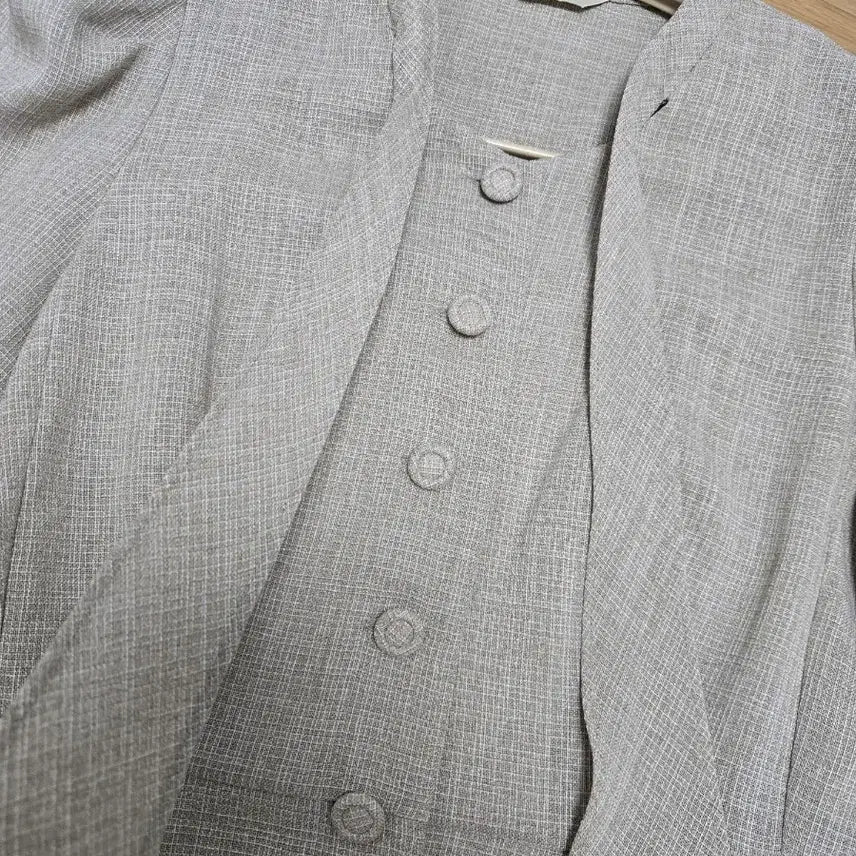 [SOLD OUT] 택포>로엠M사이즈 퍼프소매 반팔자켓