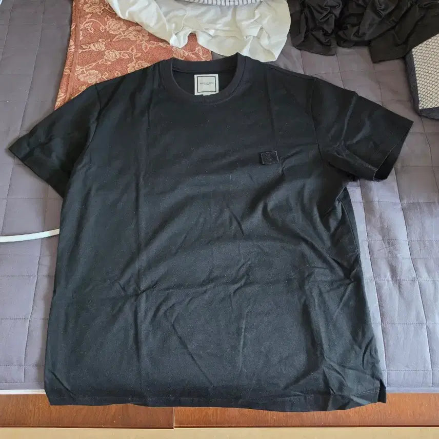 [SOLD OUT] 우영미 블랙 플라워 프린팅 반팔 티셔츠 46사이즈