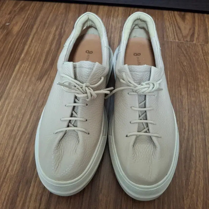 [BUNJANG] 8 Studio Beige Sneakers 245 / 8 studio 베이지색 스니커즈 245