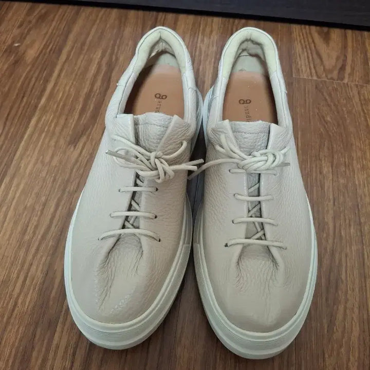[BUNJANG] 8 Studio Beige Sneakers 245 / 8 studio 베이지색 스니커즈 245