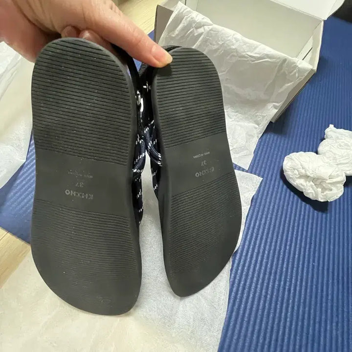 [BUNJANG] Kiho Wooden Clog Sandals (Size 240) / 기호 나막신 샌들 240사이즈