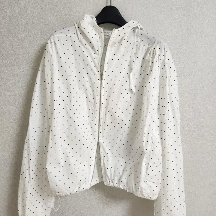 [BUNJANG] Shirring Dot Windbreaker Jacket / 셔링 도트 바람막이 점퍼