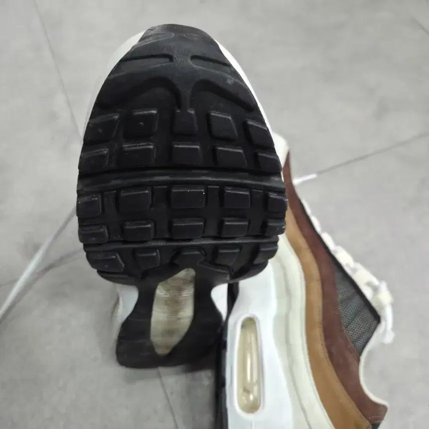 [BUNJANG] Nike Air Max 95 Driftwood Sneakers / 나이키 에어 맥스 95 다크 드리프트우드255