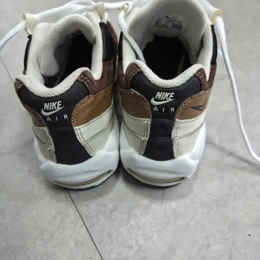 [BUNJANG] Nike Air Max 95 Driftwood Sneakers / 나이키 에어 맥스 95 다크 드리프트우드255