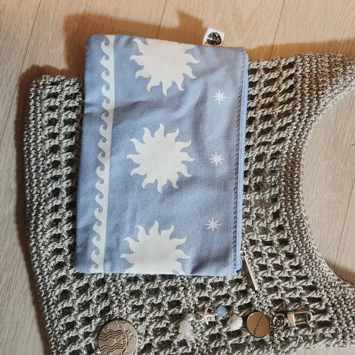 [BUNJANG] Starbucks Summer Breeze Silver Knit Bag / 스타벅스 서머 브리즈 실버 니트백