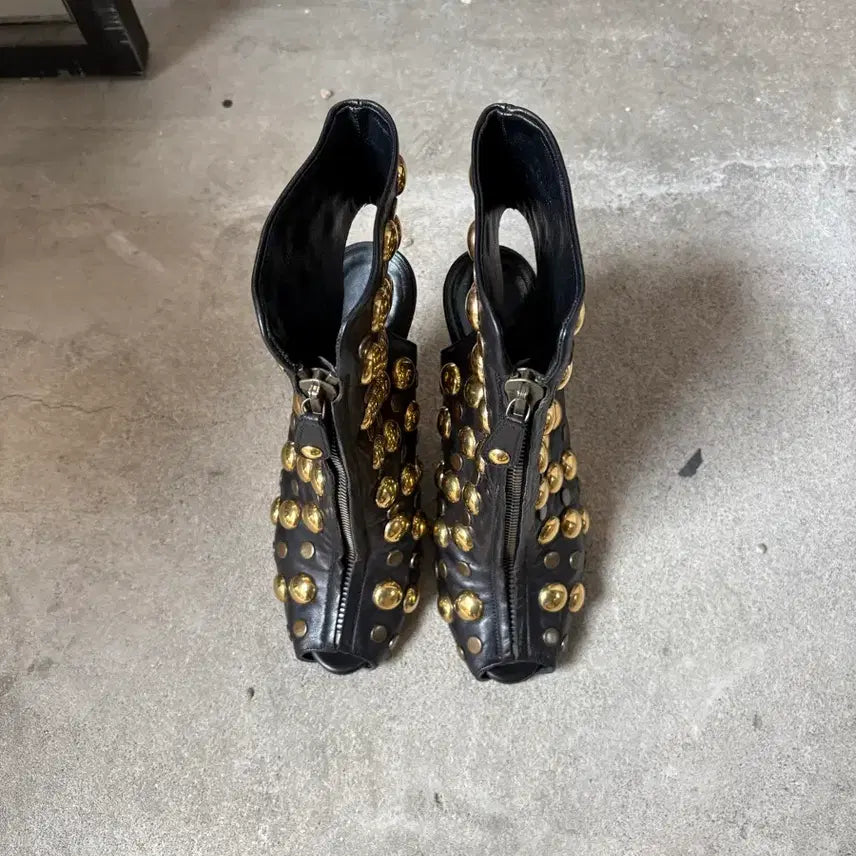 [SOLD OUT] Gucci By Tom Ford Babouska