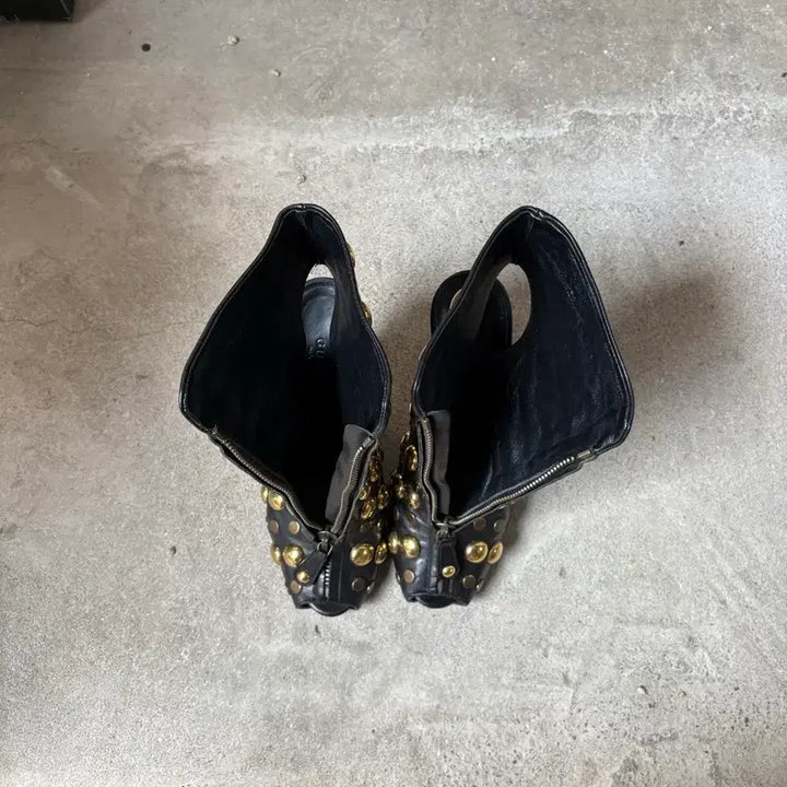 [SOLD OUT] Gucci By Tom Ford Babouska