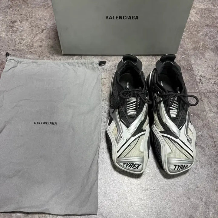[BUNJANG] Balenciaga Tyrex 43 Sneakers / 발렌시아가 타이렉스 43 풀박스