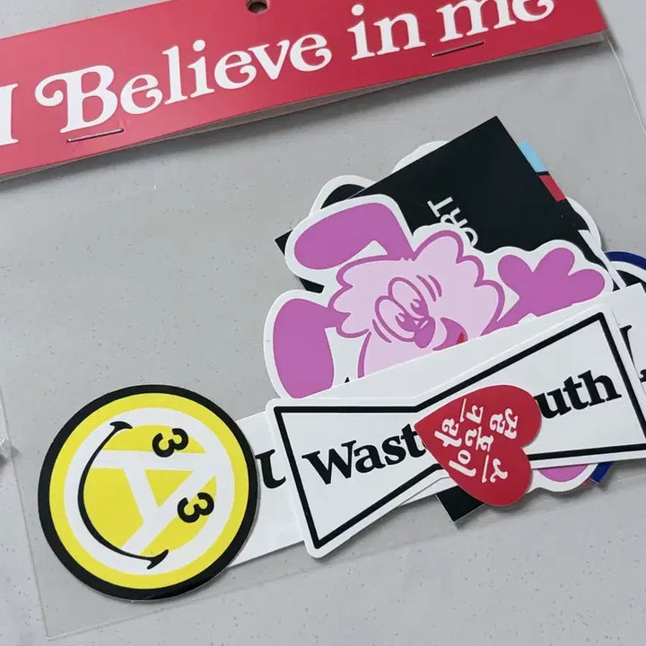 [BUNJANG] Verdy Lotte Museum Sticker and Hand Mirror / 베르디 롯데뮤지엄 스티커 , 손거울