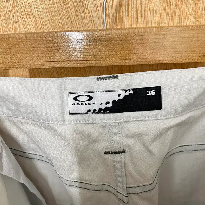 [BUNJANG] OAKLEY 2way pants 오클리 투웨이 지퍼 팬츠 / OAKLEY 2way pants 오클리 투웨이 지퍼 팬츠