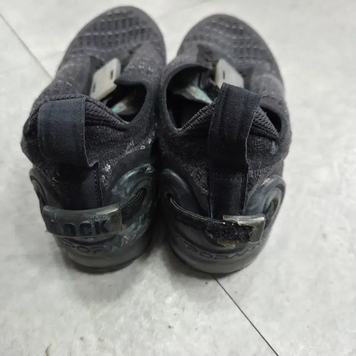 [BUNJANG] Nike Air VaporMax 2020 Sneakers (240) / 나이키 에어 베이퍼맥스 2020  (240)