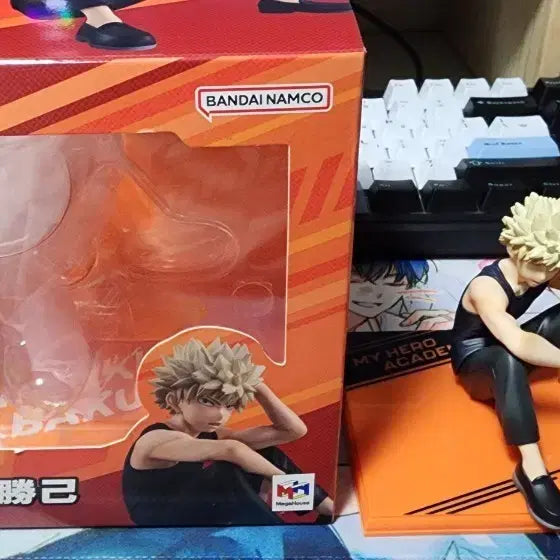 [BUNJANG] Katsuki Bakugo Tenohira Figure / 테노히라 바쿠고 카츠키 팝니다.