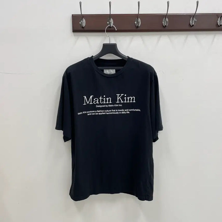 [SOLD OUT] 마땡킴 공용F 로고 블랙 반팔 티셔츠