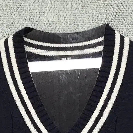 [BUNJANG] Uniqlo Navy Striped Knit Vest M / 유니클로 네이비 단가라 니트 조끼 M