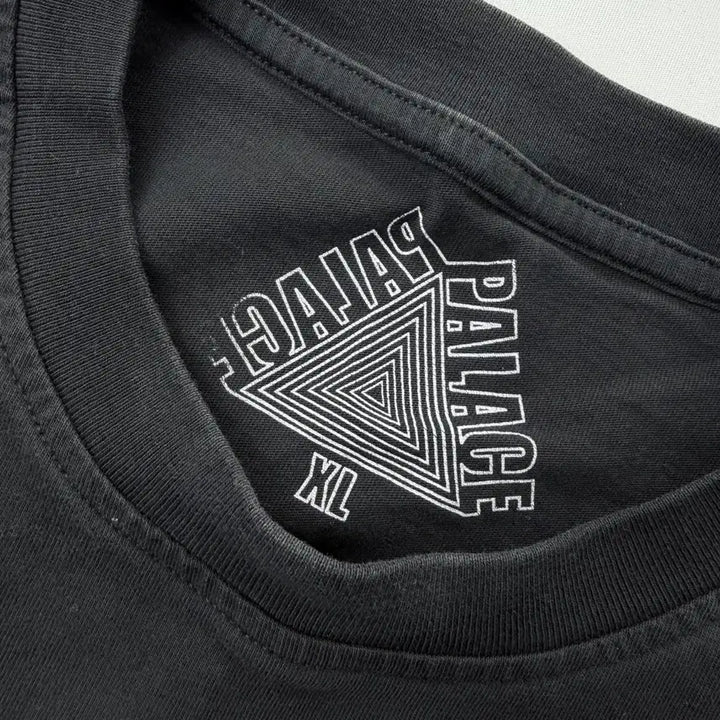 [BUNJANG] Palace Tri-Flag Short Sleeve T-shirt / 팔라스 트라이플래그 반팔 티셔츠
