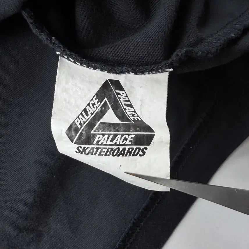 [BUNJANG] Palace Tri-Flag Short Sleeve T-shirt / 팔라스 트라이플래그 반팔 티셔츠