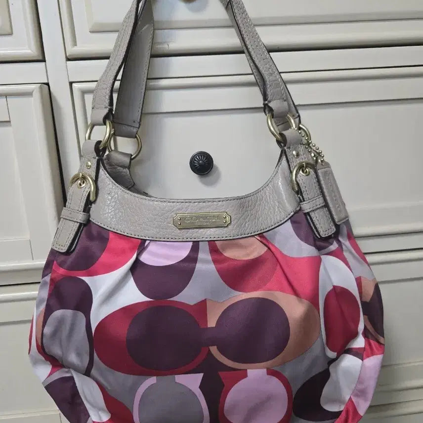 [BUNJANG] Coach Signature Pattern Shoulder Bag / 코치 시그니처 패턴 숄더백