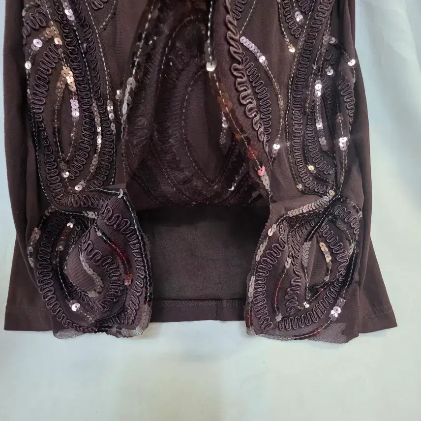 [BUNJANG] Brown Sequin Embellished Sleeveless Top / 브라운여성민소매나시 스팽글 장식F
