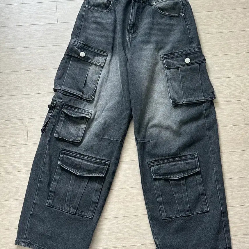 [BUNJANG] KOSIHARU Pigment Multi Cargo Denim Pants / 코시하루 피그먼트 멀티 카고 데님 팬츠