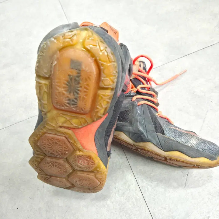 [BUNJANG] Nike Lebron 12 Elite Rose Gold Sneakers / 나이키 르브론12 엘리트 로즈 골드 260