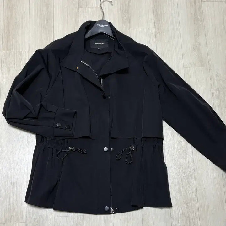 [BUNJANG] Valleydgirl Black Windbreaker Jacket / Valleydgirl 블랙 바람막이 자켓 90-100