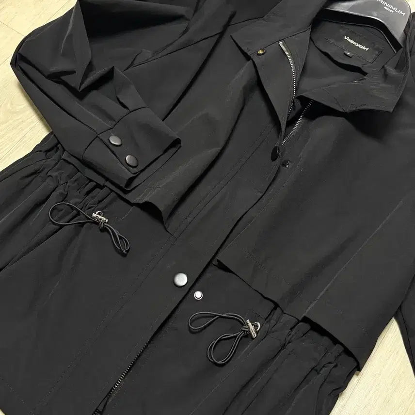 [BUNJANG] Valleydgirl Black Windbreaker Jacket / Valleydgirl 블랙 바람막이 자켓 90-100