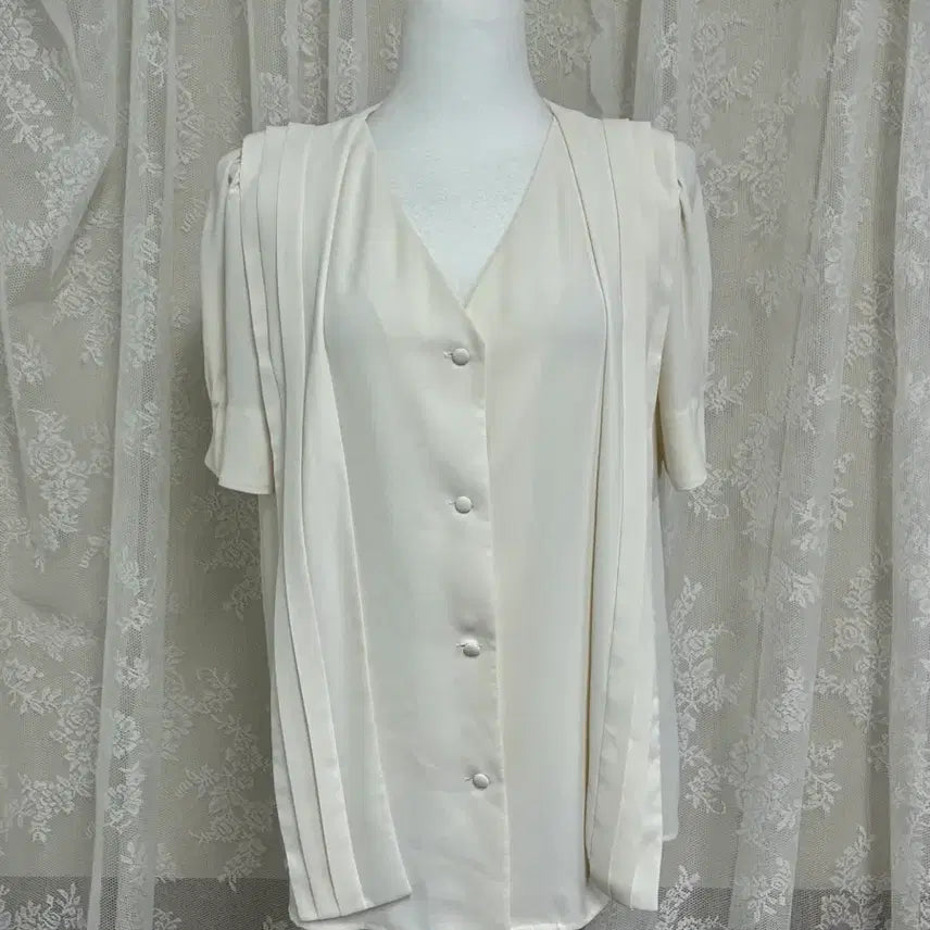 [BUNJANG] Lucky Chouette Sailor Collar Pintuck Blouse Ivory / 38) 럭키슈에뜨 세일러 카라 핀턱 블라우스 아이보리