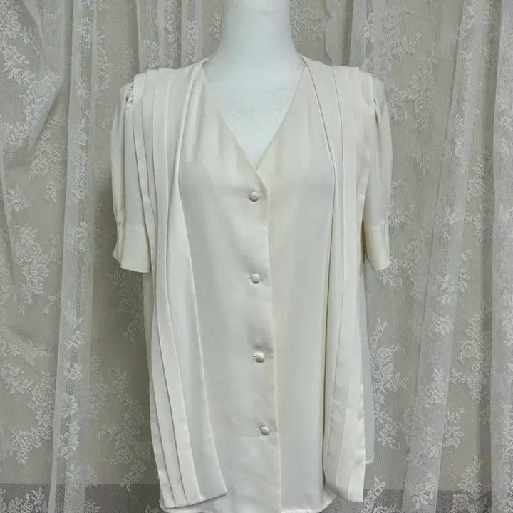 [BUNJANG] Lucky Chouette Sailor Collar Pintuck Blouse Ivory / 38) 럭키슈에뜨 세일러 카라 핀턱 블라우스 아이보리
