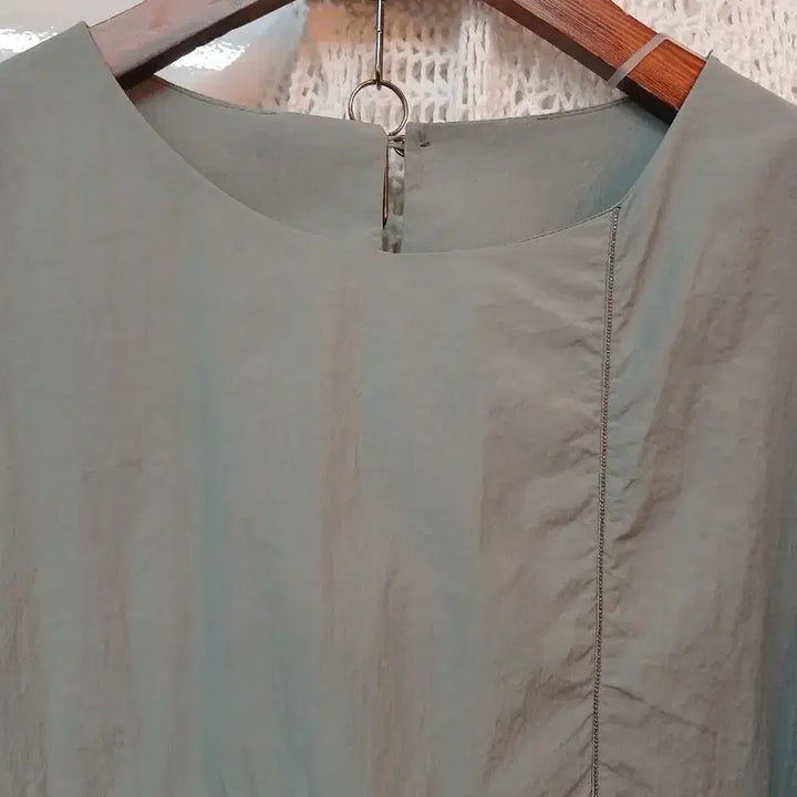 [BUNJANG] Frill Trimmed Short Sleeve Blouse Mint Green (Size M) / 프릴 장식 반팔 블라우스 민트색 M정도