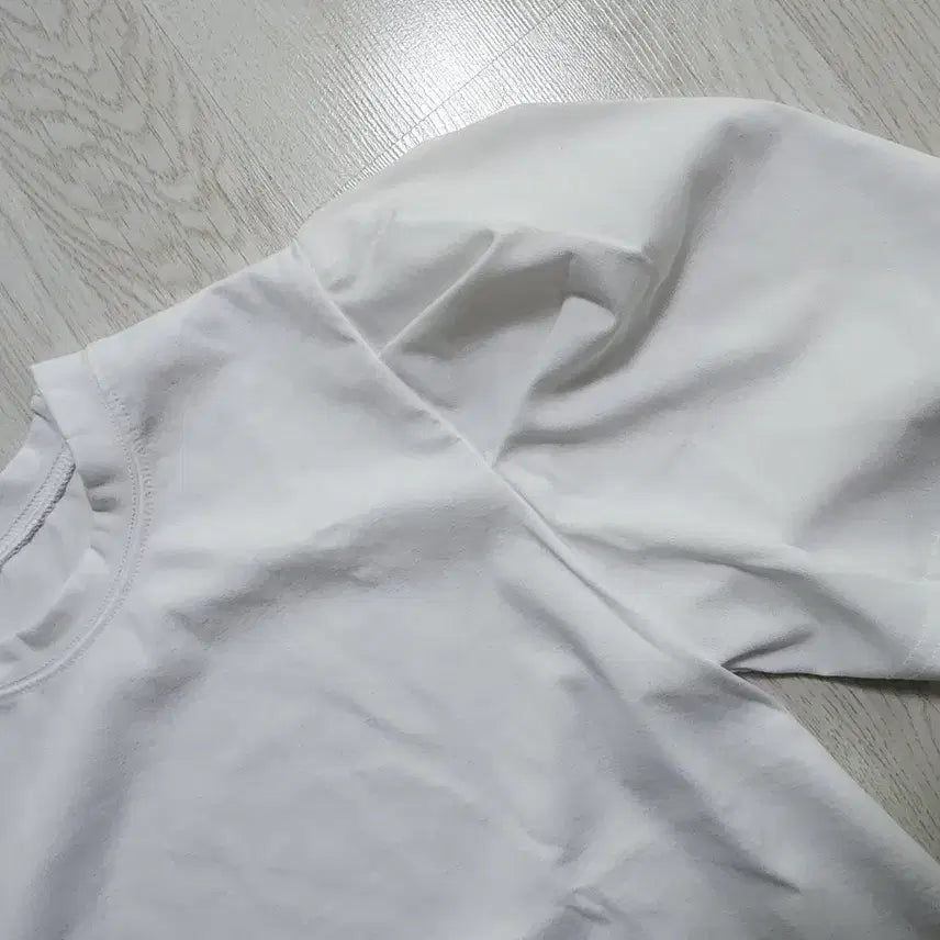 [BUNJANG] Denim Wide Jeans &amp; White Puff Sleeve Top Bundle / 새상품))   데님 와이드 청바지 연청. 새상품))  흰색퍼프티
