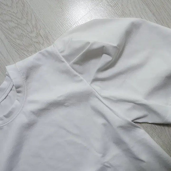 [BUNJANG] Denim Wide Jeans &amp; White Puff Sleeve Top Bundle / 새상품))   데님 와이드 청바지 연청. 새상품))  흰색퍼프티