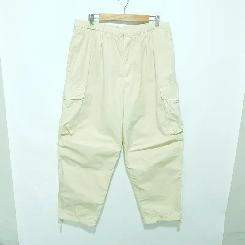 [BUNJANG] Uniqlo Wide Fit Parachute Cargo Pants XL / 유니클로 와이드핏 파라슈트 카고 팬츠 XL_S1994