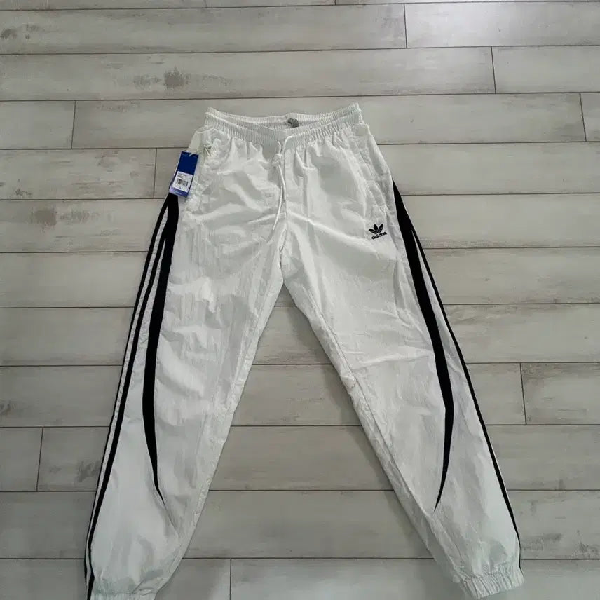 [BUNJANG] Adidas Windbreaker Pants L / 새상품) 아디다스 바람막이 팬츠 파워정품 L