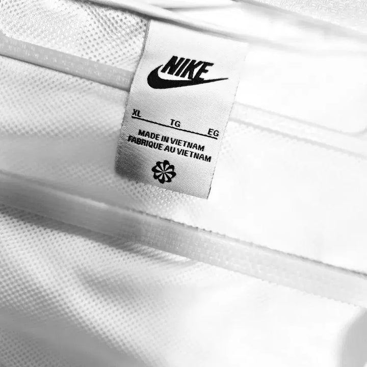 [SOLD OUT] 나이키 화이트 경량 바람막이 후드 집업 XL
