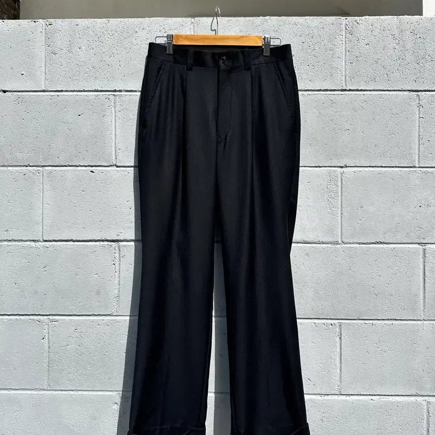 [BUNJANG] Jaeger Black Cuffed Trousers / 예거 블랙 카브라 슬랙스