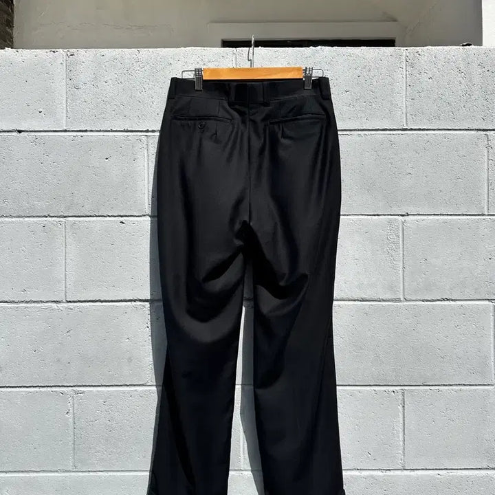 [BUNJANG] Jaeger Black Cuffed Trousers / 예거 블랙 카브라 슬랙스