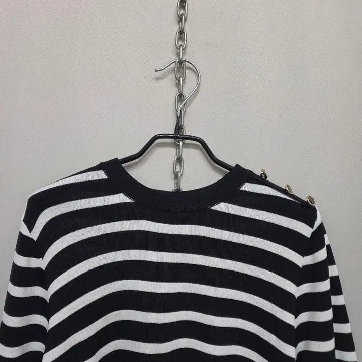 [BUNJANG] Striped Three-Quarter Sleeve T-shirt / 스트라이프 패턴 칠부 소매 티셔츠