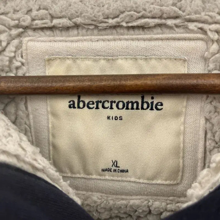 [BUNJANG] Abercrombie Y2K Vintage Fitted Button Hooded Zip-up XL / 아베크롬비 Y2K 빈티지 대장급 딱붙핏 버튼 후드집업 XL C11057