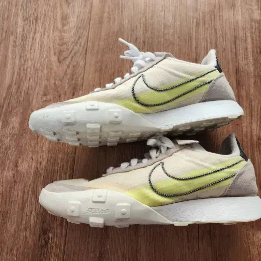 [BUNJANG] Nike Waffle Racer 2X Summit White Bolt Sneakers (265) / 나이키 와플레이서 2X 써밋화이트 볼트 DC4467-100(265)