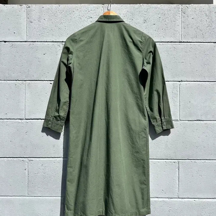 [BUNJANG] Nepenthes Khaki Pocket Shirt Dress / 네펜데스 카키 포켓 셔츠원피스