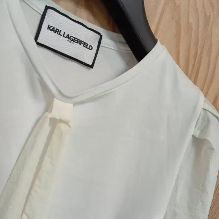 [BUNJANG] Karl Lagerfeld Ribbon Point Blouse / 칼 라거펠트 리본 포인트 브라우스