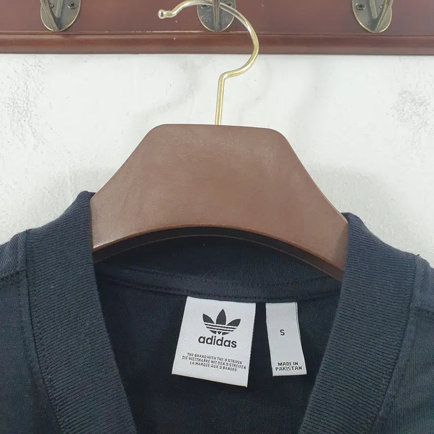 [SOLD OUT] S 아디다스 여성 블랙 데일리 면 반팔 크롭티셔츠