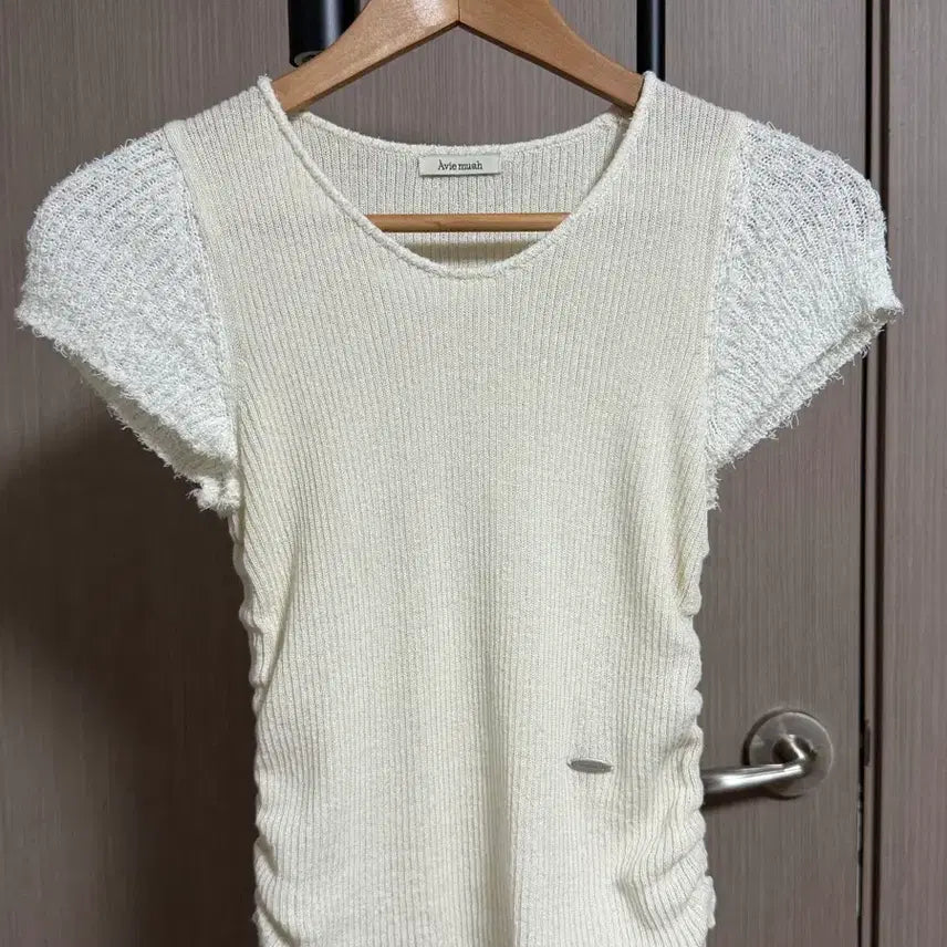 [SOLD OUT] 아비에무아 반팔니트