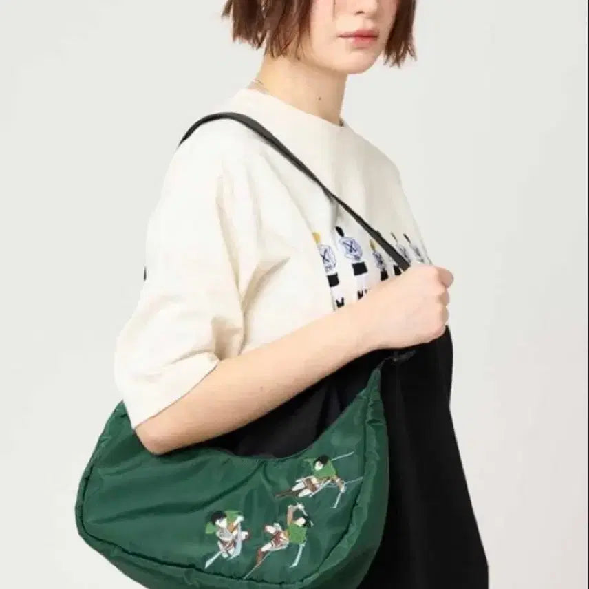 [BUNJANG] Graniph Attack on Titan Levi Shoulder Bag (Sealed) / 진격의 거인 x graniph 콜라보 리바이 숄더백