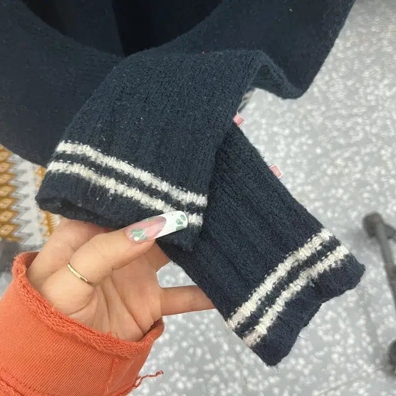 [BUNJANG] Abercrombie &amp; Fitch Retro Y2K Knit Top / 아베크롬비 올드스쿨 레트로 Y2K 여리핏 니트 90 C11059