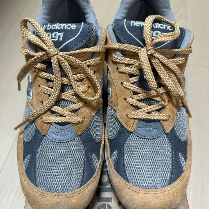 [BUNJANG] New Balance 991 Made in UK Tan Grey Sneakers / 뉴발란스 991 메이드 인 UK 탄 그레이 255