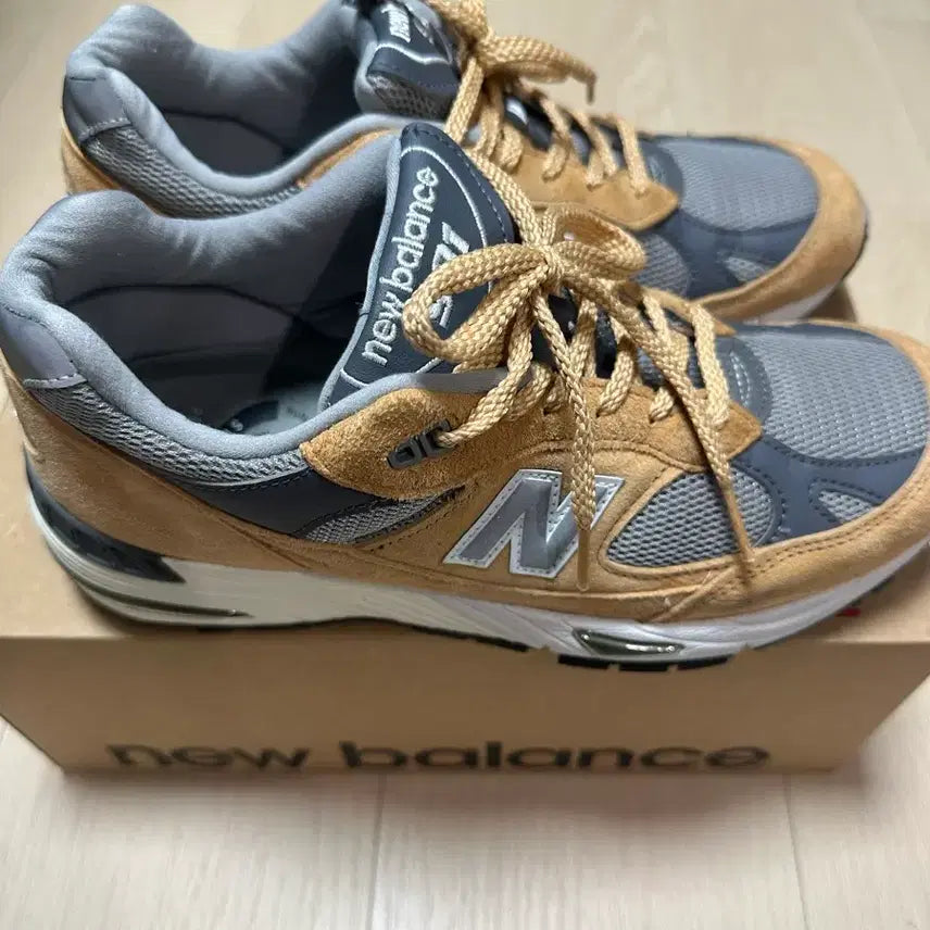 [BUNJANG] New Balance 991 Made in UK Tan Grey Sneakers / 뉴발란스 991 메이드 인 UK 탄 그레이 255
