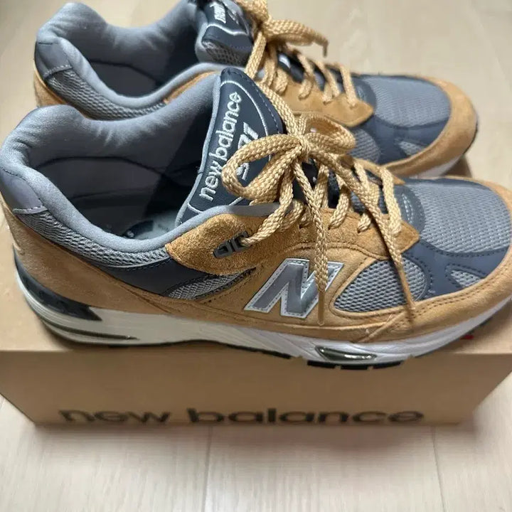 [BUNJANG] New Balance 991 Made in UK Tan Grey Sneakers / 뉴발란스 991 메이드 인 UK 탄 그레이 255