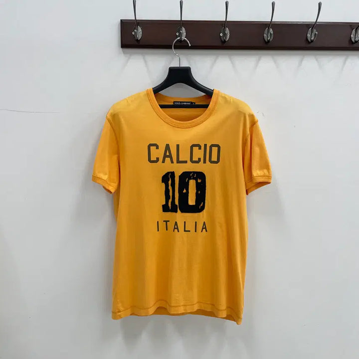 [SOLD OUT] 돌체앤가바나 공용L 이탈리아 calcio 축구 옐로우 반팔 티셔츠