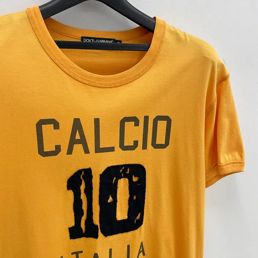 [SOLD OUT] 돌체앤가바나 공용L 이탈리아 calcio 축구 옐로우 반팔 티셔츠